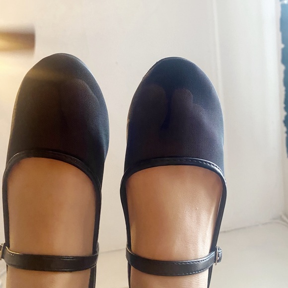 NIB (New in box) Black Mesh Mary Jane Flats - Picture 4 of 5